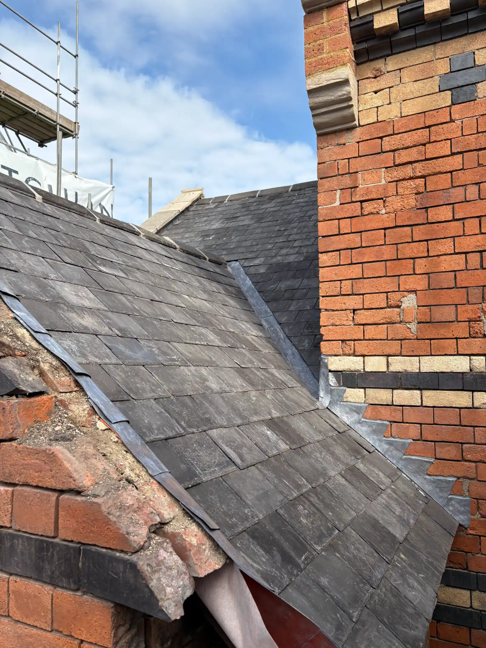Welsh slate roof — valley and lead flashing detail